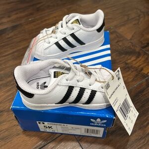 Adidas white infant sneakers - size 5 - BRAND NEW!!